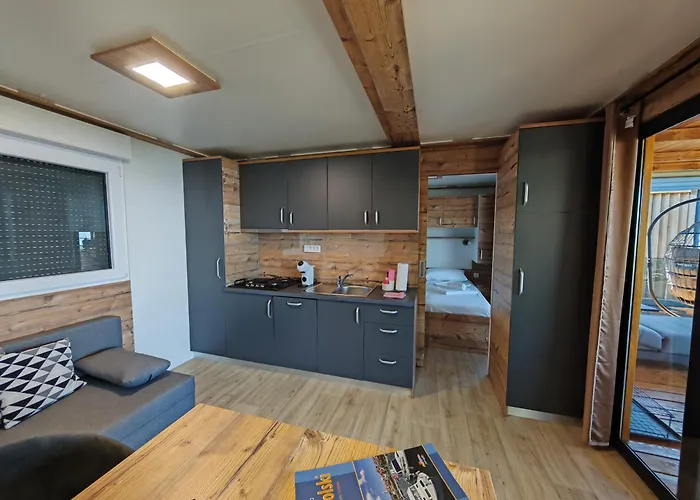 Mobile Sparkle Tt Kamp alanı Klenovica